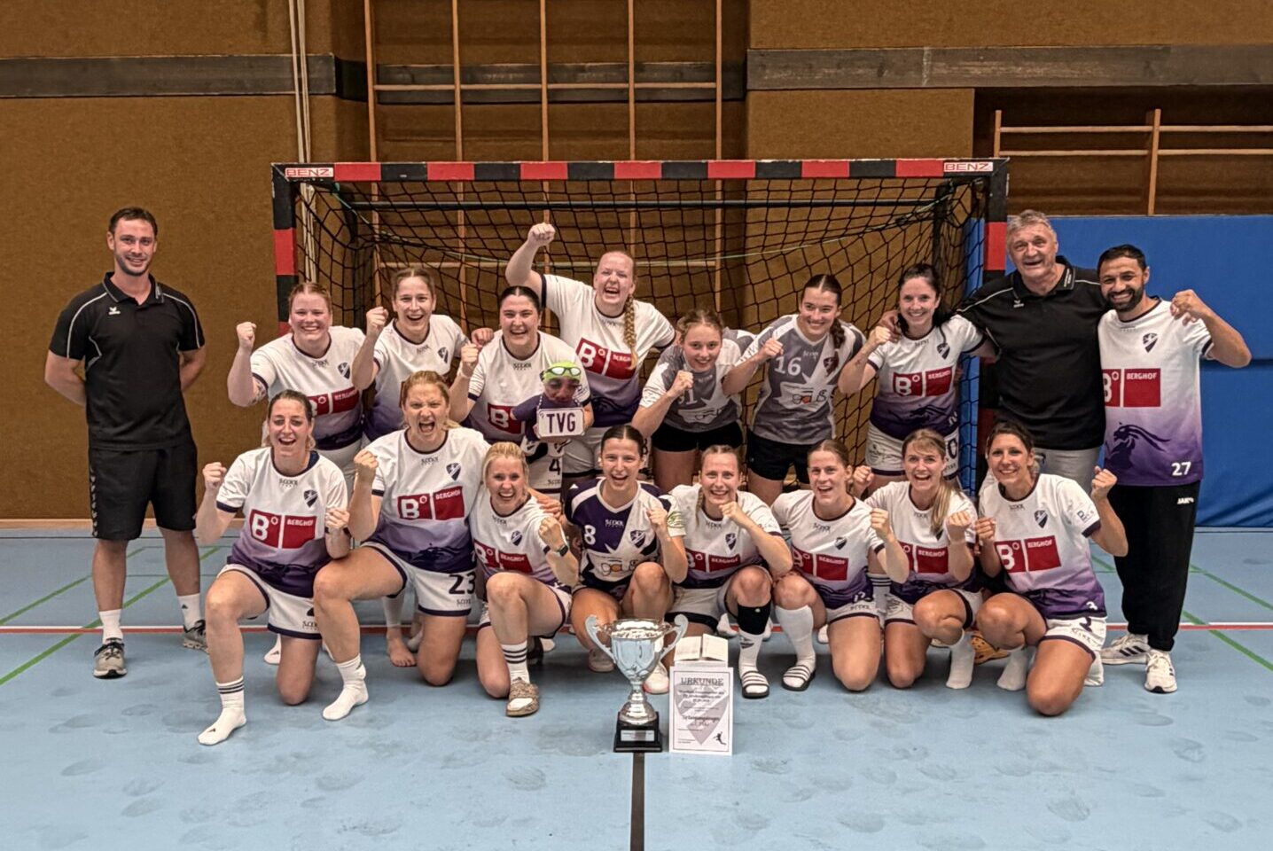 Hummel Cup 2026 – Der Pokal bleibt in Engstingen! 🏆💜 (Frauen)